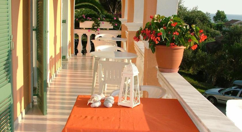 Angeliki Aparthotel Vitaládes Rom bilde